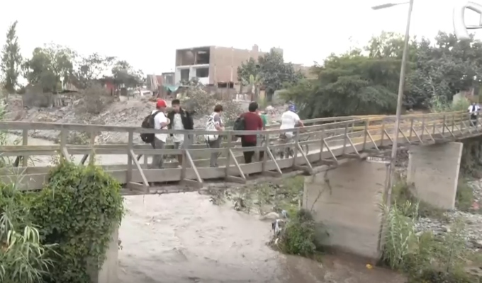 Alerta por lluvias en todo el Perú: carreteras cerradas y puentes al borde del colapso
