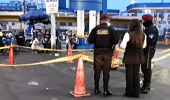 Asesinan a “Jalador” de colectiveros en la avenida México en La Victoria