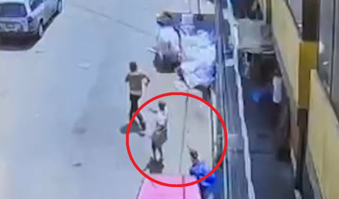 Hombre es asesinado a balazos en exteriores del mercado Caquetá: este fue el momento del ataque