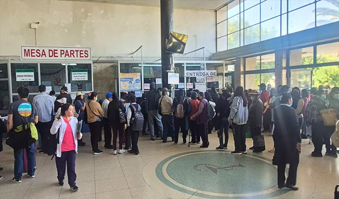 Pacientes los más perjudicados: hospital de Arequipa suspende entrega de citas por huelga médica