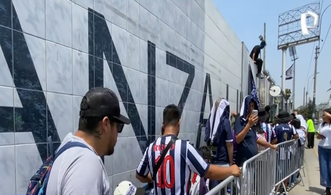 Hinchas de Alianza Lima respaldan al club en medio de polémica que involucra a futbolistas