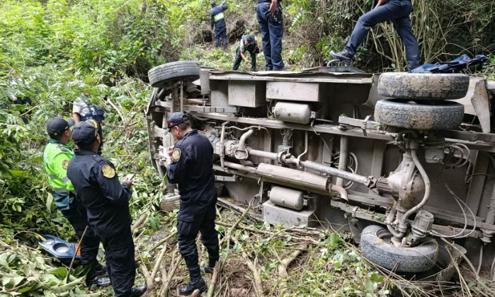 Accidente en Hu&aacute;nuco: vuelca cami&oacute;n de caudales que transportaba S/ 3 millones