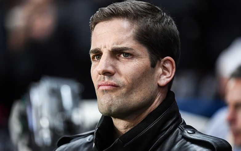 Acusan a exDT de España de usar ChatGPT para armar su equipo