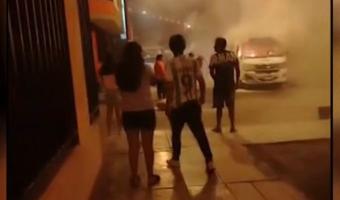 Extorsionadores queman combi en el Callao: afectados no presentan denuncia por temor a represalias