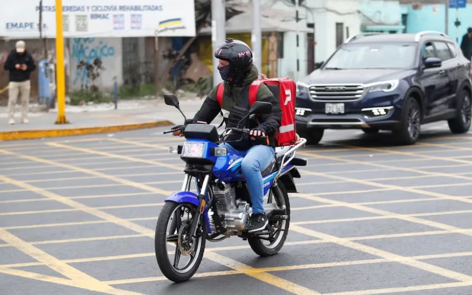 Placas azules se venden hasta al triple de su precio por falta de stock