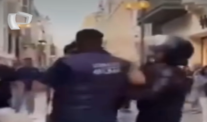 Denuncian desalojo violento a artista con discapacidad visual en jirón de la Unión