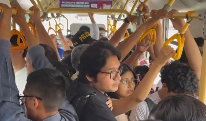 Usuarios del Metropolitano padecen calor sofocante en buses sin aire acondicionado