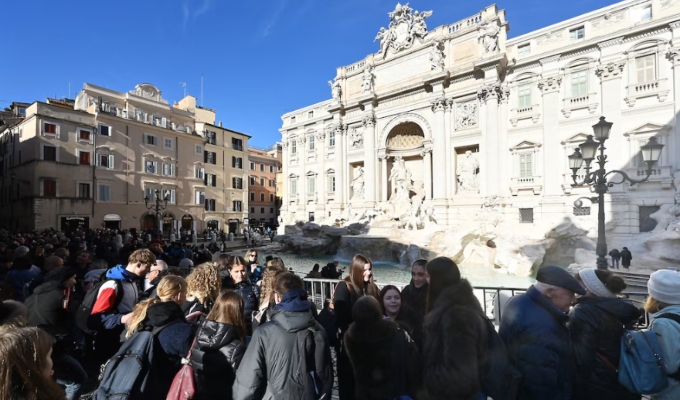 Selfies con tarifa: Roma aplica acceso pago en la Fontana di Trevi para frenar la masificación