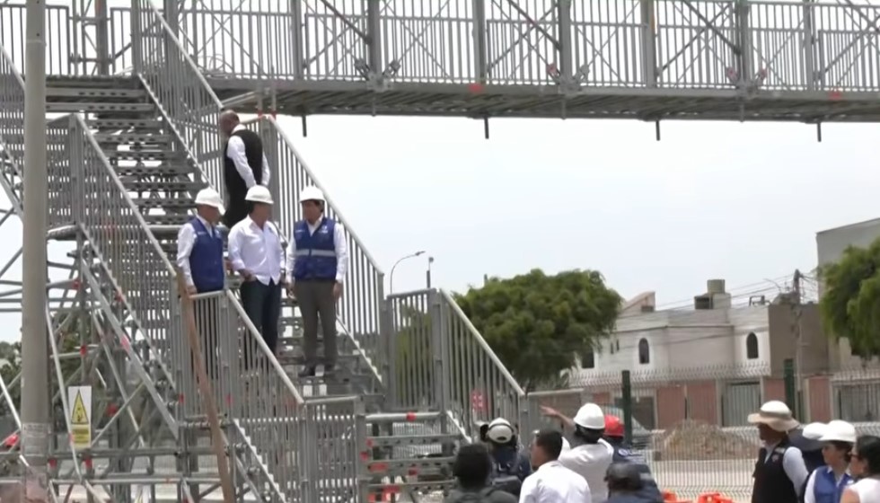 Instalan primer puente provisional en la Vía Expresa Sur