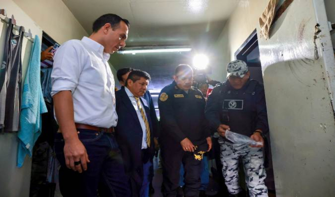 Nuevas medidas en los penales: criminales serían rapados y cantarían el himno nacional