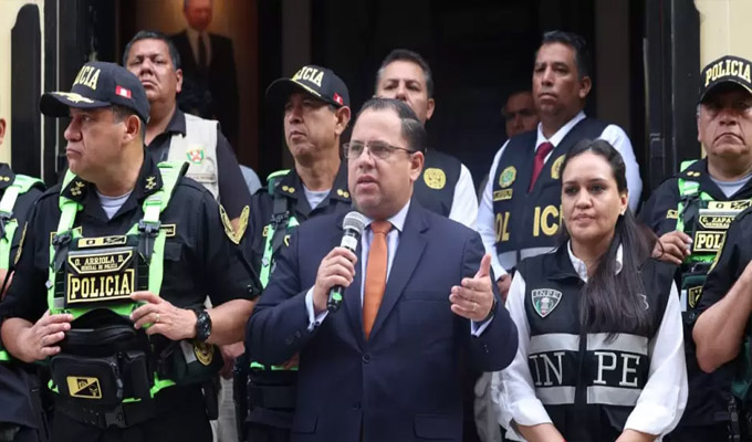 Ministro Walter Martínez ratifica que Plan de Seguridad será presentado en los próximos días
