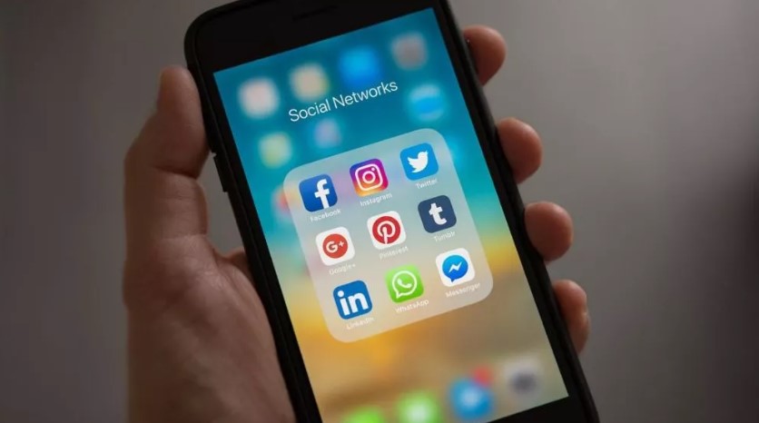 ¿Perú también podría prohibir uso de redes sociales en menores como en Francia y Australia?