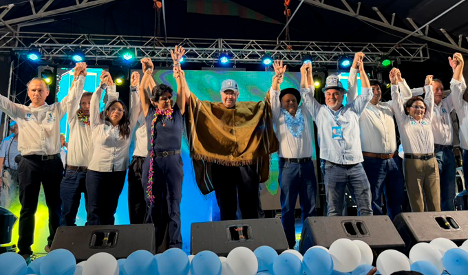 Simpatizantes de Renovación Popular se congregan en Los Olivos por cumpleaños de López Aliaga