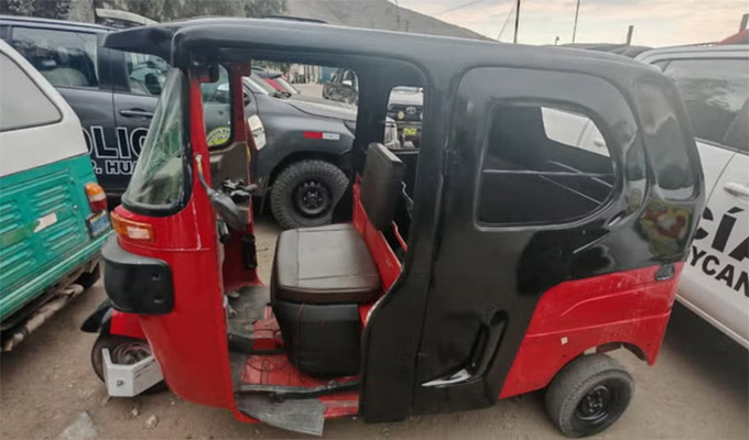 Ate: capturan sujeto mientras pintaba su mototaxi que fue utilizada en violento asalto a un grifo