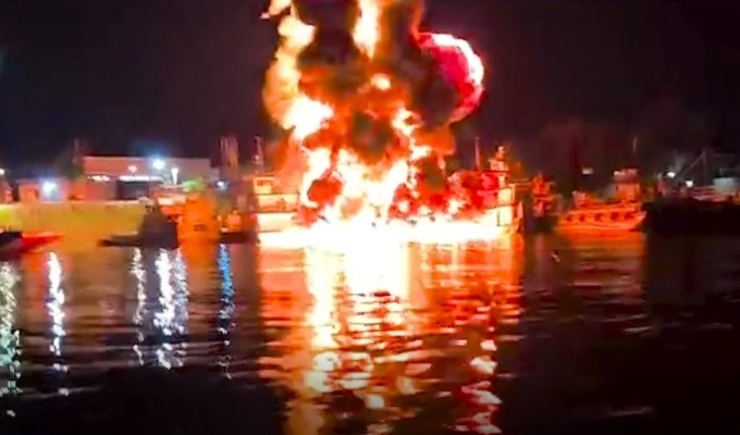 Embarcación con combustible explota y deja seis heridos en Iquitos: hay dos hermanos desaparecidos