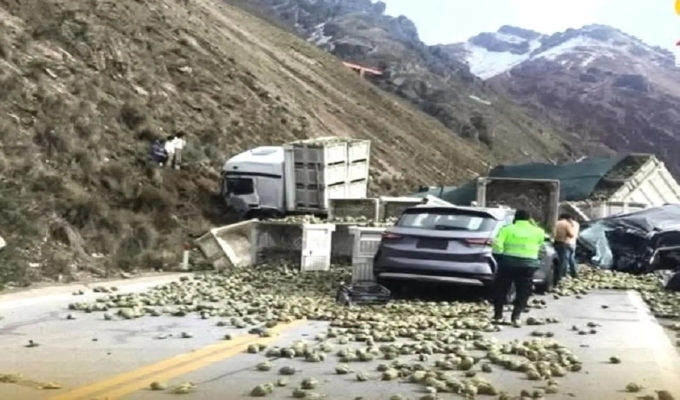 Tragedia en la Carretera Central: cu&aacute;druple choque deja un fallecido en Casapalca