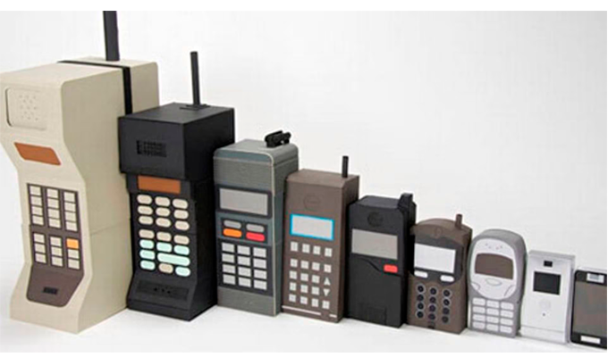 Tras 150 años de su creación el teléfono pierde su voz y empieza a ganar el mensaje de texto