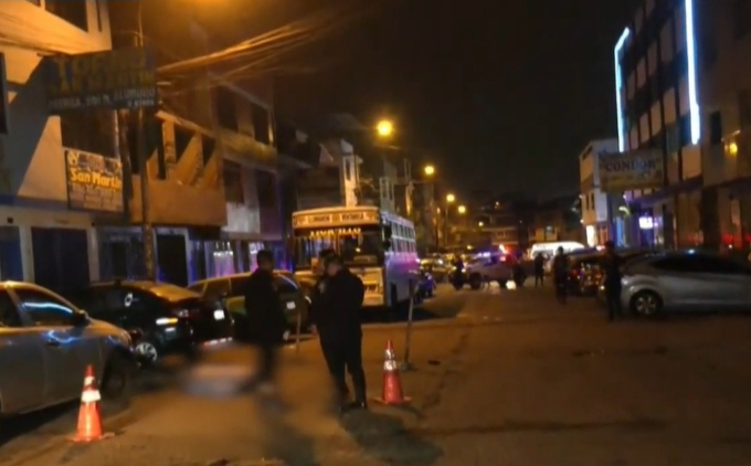 Comas: enfrentamiento a balazos deja un muerto y un herido frente a local donde realizaban "cubanadas"