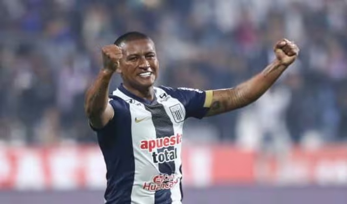 Pedro Aquino rompe su silencio por falta de minutos en Alianza Lima
