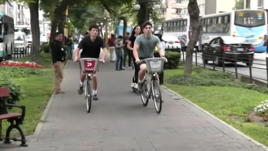 Miraflores: ciclistas denuncian que municipio los insta a no circular por alameda de avenida Pardo