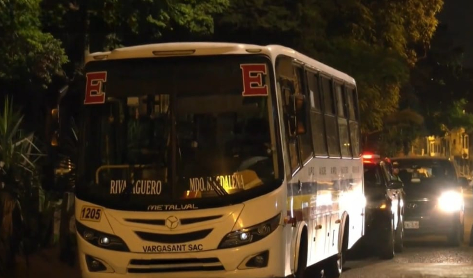 Atacan a chofer en El Agustino: sicarios se graban disparando contra bus de la línea "E"