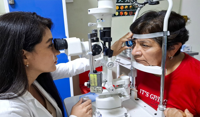 EsSalud: Mujer de 73 años recupera calidad de vida con terapia de láser para tratamiento de glaucoma