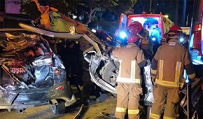 Bus interprovincial impacta contra dos vehículos en Chosica: accidente dejó varios heridos