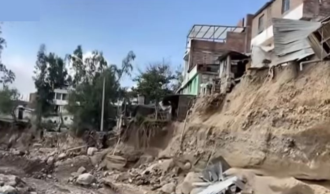 Arequipa: suben a cuatro los fallecidos por huaicos y lluvias que golpean la ciudad