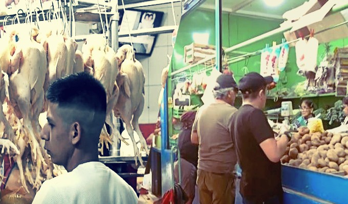 Suben precios en mercados por lluvias y huaicos: familias reducen compras y cambian hábitos