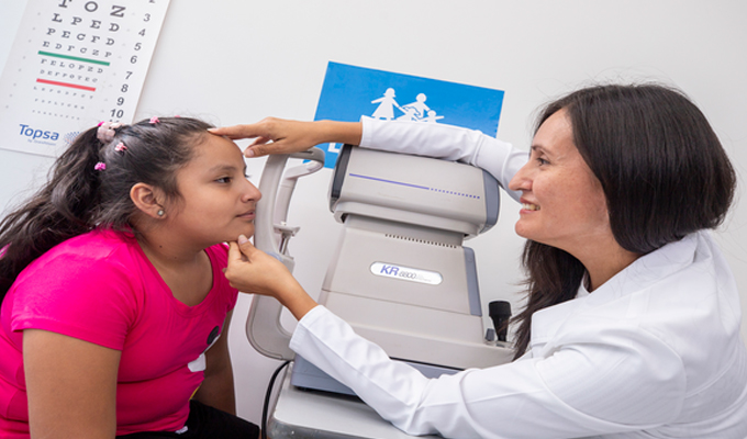 ¡Ojos sanos para aprender mejor! ¿Es recomendable un chequeo oftalmológico de escolares antes de que vuelvan a clases?