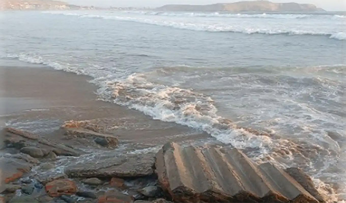 Por seguridad cierran playas de Barranca: se registraron olas de hasta tres metros de altura