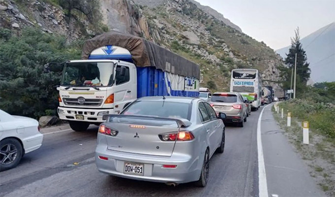 Carretera Central: ordenan cierre total de la vía por deslizamiento de rocas a la altura de Huarochirí