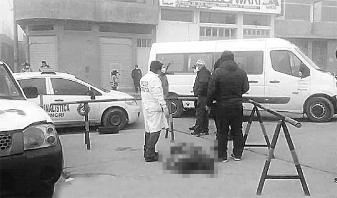 Indignados vecinos linchan a ladrón en Puno: durante asalto dejó herida de bala a una mujer