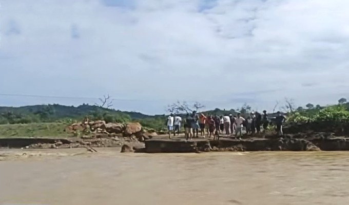 Tumbes: Dos mil personas aisladas tras fuertes lluvias