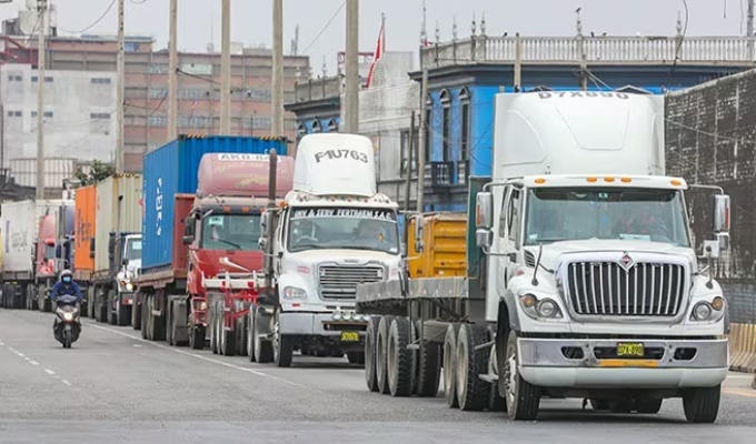 Transportistas de carga pesada anuncian paro nacional para el 12 de marzo por alza de combustibles