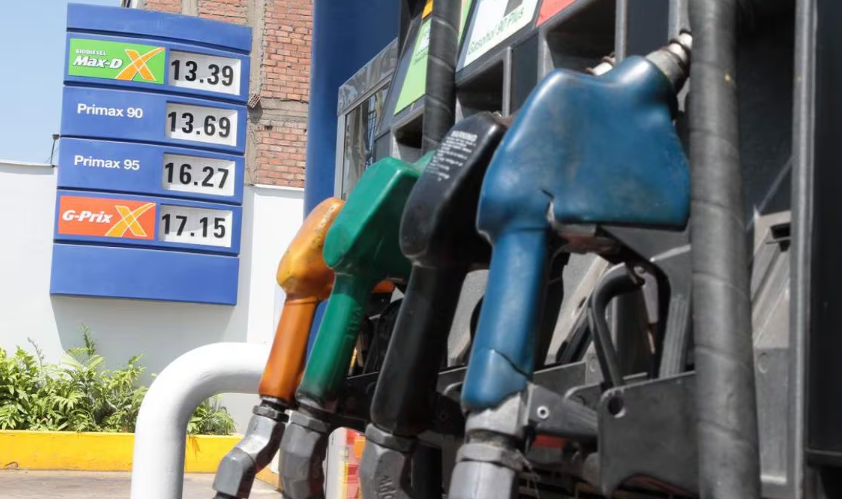 ¿Gobierno debe activar fondo de estabilización de precios de combustible?