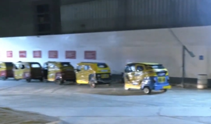 Largas colas en grifos de Villa El Salvador por alza del GLP: conductores esperan horas para abastecerse