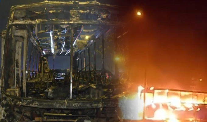 Extorsionadores disparan y queman bus de trasporte público en VES