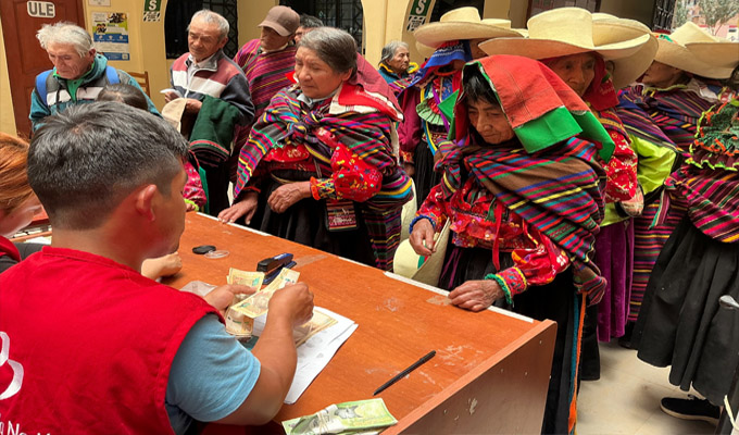 Midis inicia pagos en zonas distantes de 16 regiones del país a los usuarios de Pensión 65