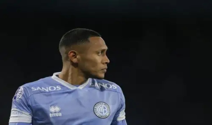 ¡Oficial! Bryan Reyna es nuevo jugador de Universitario