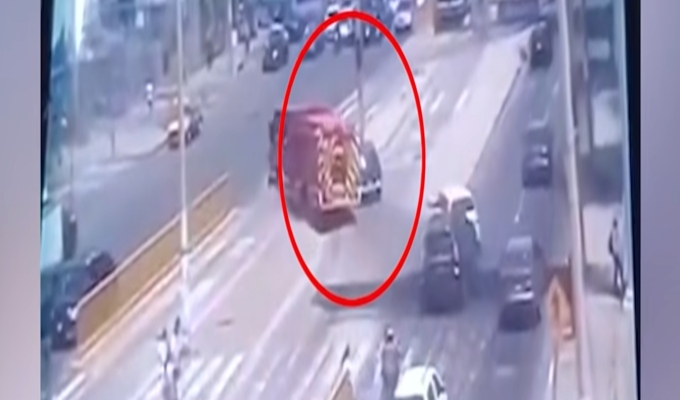 Maniobra heroica: bombero evita choque durante emergencia