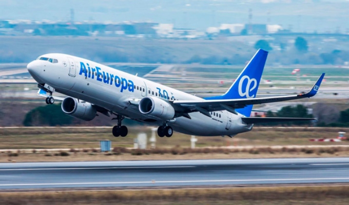 Aerolíneas europeas incrementan tarifas ante alza del combustible por conflicto en Medio Oriente