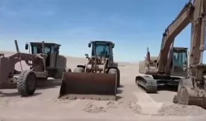 Chile despliega maquinaria y drones en frontera con Perú: buscan frenar ingreso irregular de migrantes