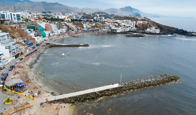 Cierran playas del litoral por fuerte oleaje en la costa peruana