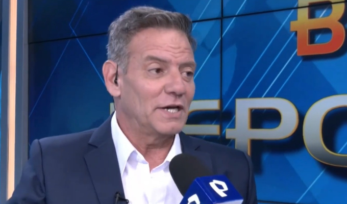 Bruno Cavassa regresa a Panamericana Televisión y se vuelve tendencia por su baile