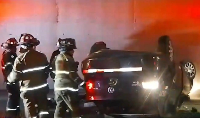 La Victoria: camioneta da vueltas de campana y conductor queda atrapado