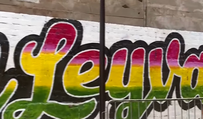 Pintan mural en honor a promotor asesinado Jhon Leyva durante emotiva despedida en Lima Norte