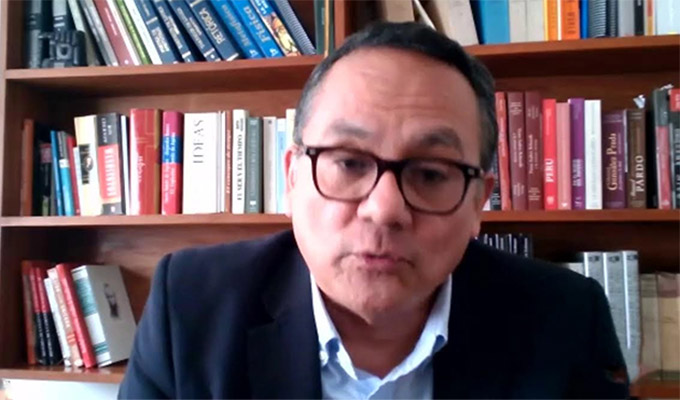 Víctor Andrés Ponce: Miralles y ministros idearon una salida política para darle gobernabilidad al país