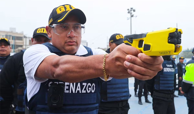 TITULAR: Alcalde del Rímac cuestiona efectividad de armas no letales contra la criminalidad