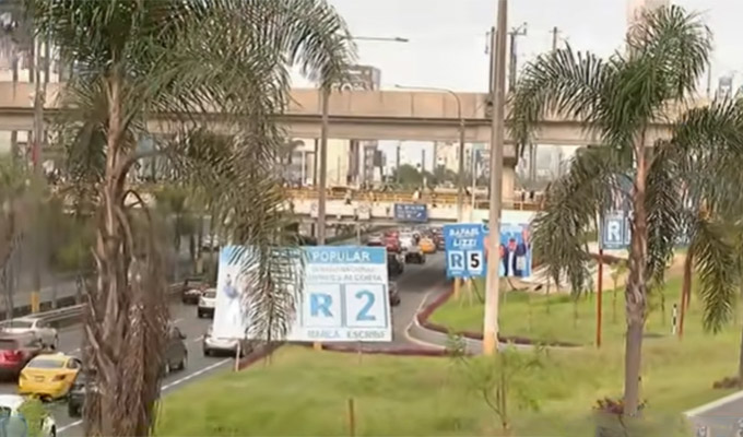 San Borja: paneles de candidatos ubicados en la vía expresa Javier Prado son un peligro